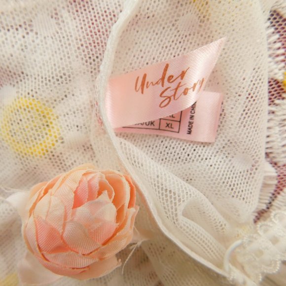 SOLD NWT Mesh Daisy Embroidered French Bodysuit - Picture 7 of 8